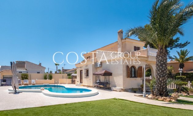 Resale - Villa -
Torrevieja - El Chaparral