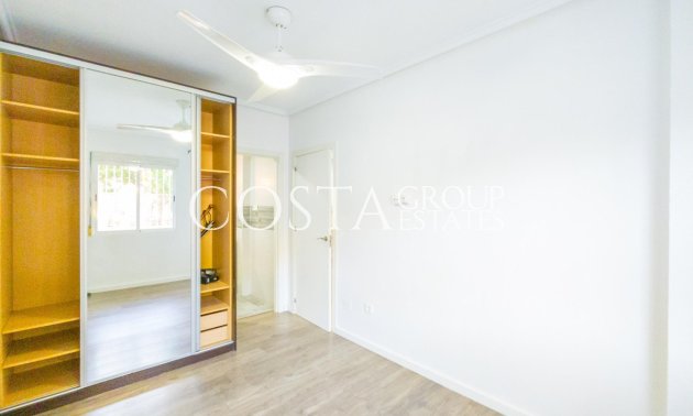 Resale - Apartments -
Torrevieja - Torrevieja Centro