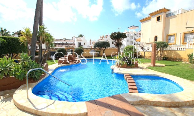 Resale - House -
Orihuela - Villamartin
