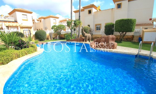 Resale - House -
Orihuela - Villamartin