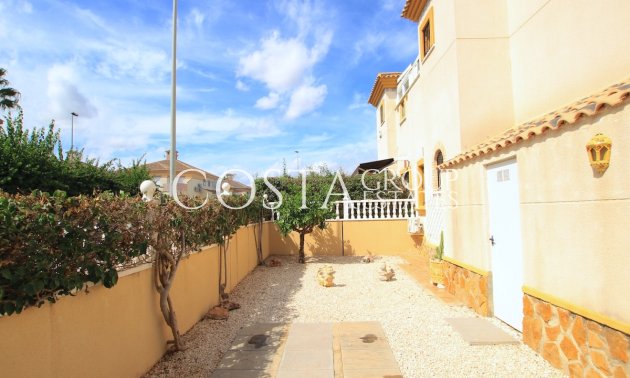 Resale - House -
Orihuela - Villamartin
