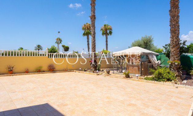 Resale - Villa -
Torrevieja - La Siesta