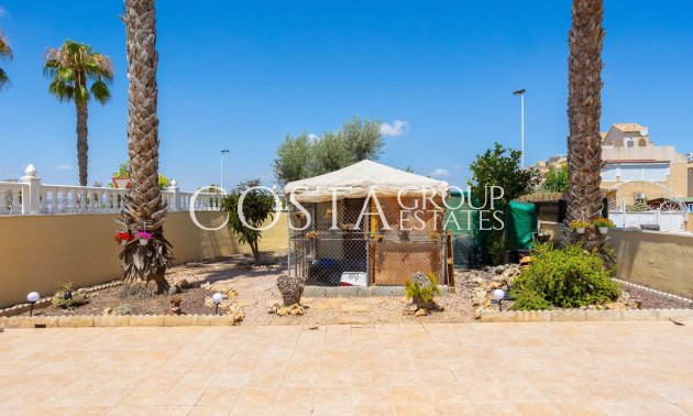 Resale - Villa -
Torrevieja - La Siesta