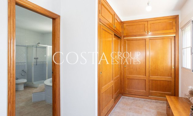 Resale - Villa -
Torrevieja - La Siesta