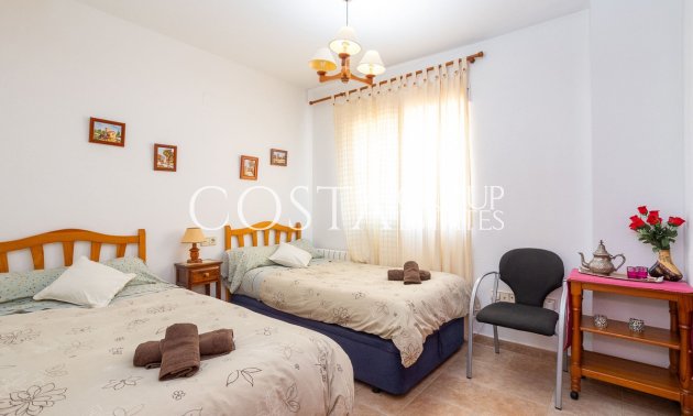 Resale - Villa -
Torrevieja - La Siesta