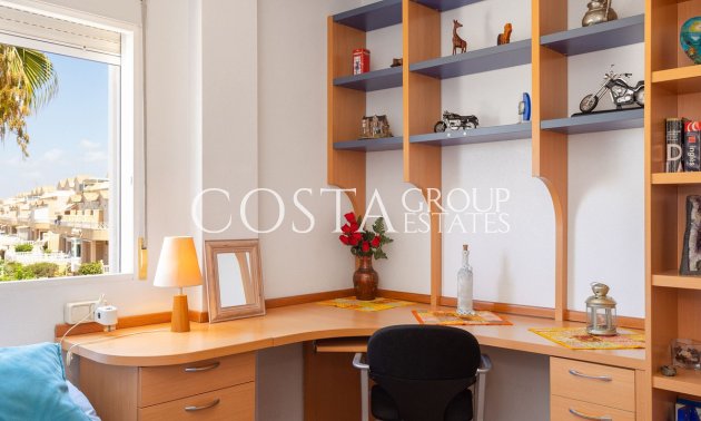 Resale - Villa -
Torrevieja - La Siesta