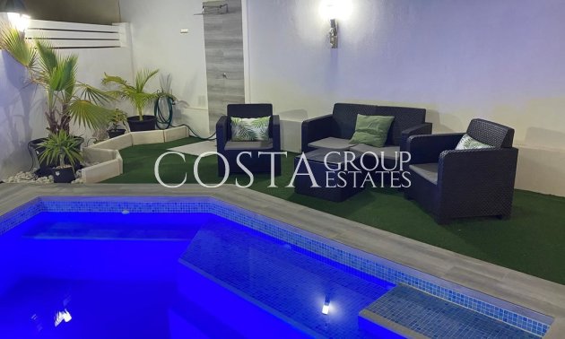 Resale - Villa -
Torrevieja - Torrevieja Centro