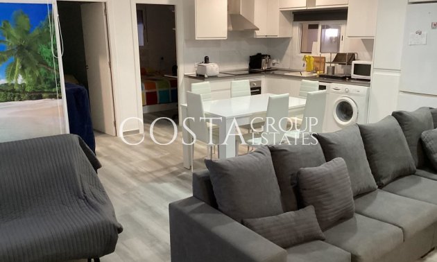 Resale - Villa -
Torrevieja - Torrevieja Centro