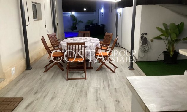 Resale - Villa -
Torrevieja - Torrevieja Centro