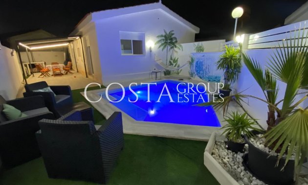Resale - Villa -
Torrevieja - Torrevieja Centro