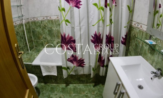 Resale - Apartments -
Torrevieja - Torrevieja Centro