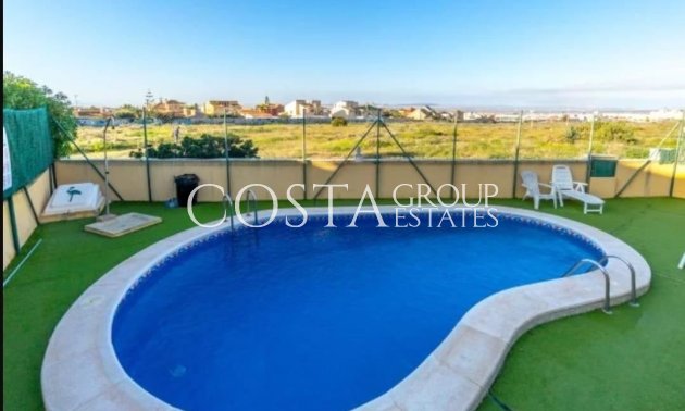 Resale - House -
Torrevieja - Torrevieja Centro