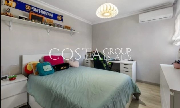 Resale - House -
Torrevieja - Torrevieja Centro