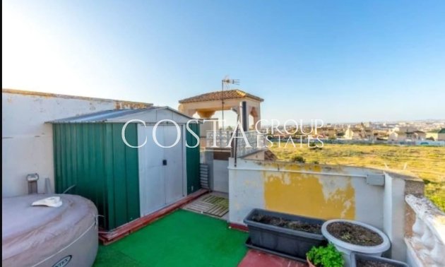 Resale - House -
Torrevieja - Torrevieja Centro