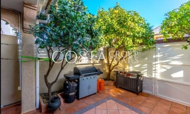 Resale - House -
Torrevieja - Torrevieja Centro