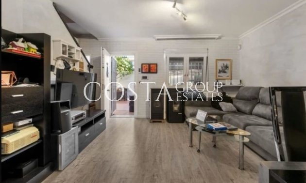 Resale - House -
Torrevieja - Torrevieja Centro