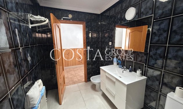 Resale - House -
Torrevieja - Torrevieja Centro