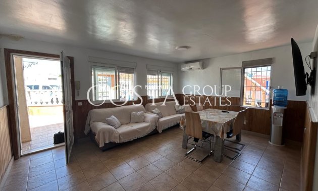 Resale - House -
Torrevieja - Torrevieja Centro