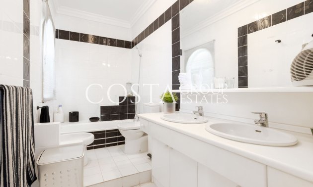 Resale - Villa -
Torrevieja - Torrevieja Centro