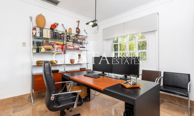 Resale - Villa -
Torrevieja - Torrevieja Centro