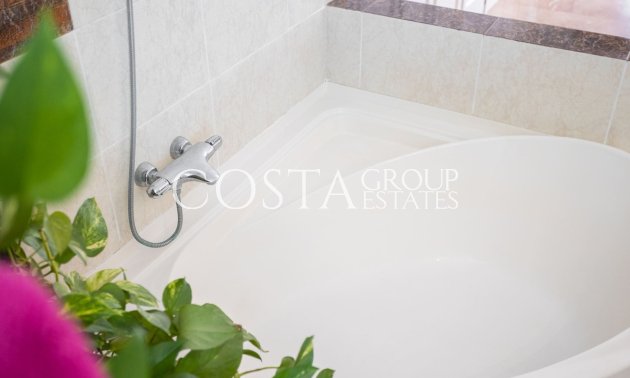 Resale - Villa -
Torrevieja - Torrevieja Centro