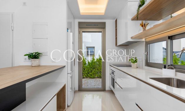 Nowy budynek - Willa -
Los Alcazares - Los Alcázares