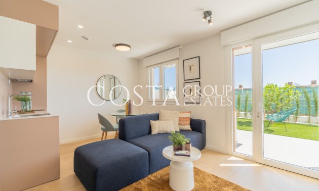 Nowy budynek - Willa -
La Nucía