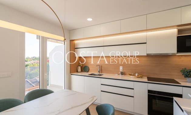 Nowy budynek - Willa -
La Nucía