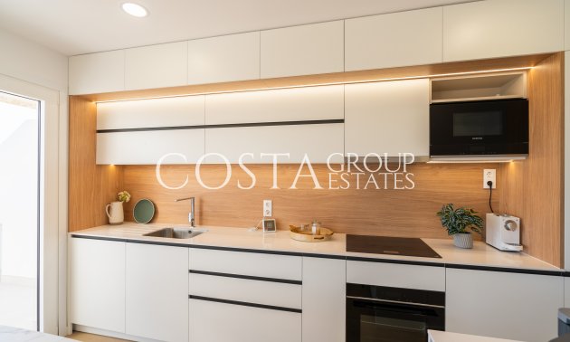 Nowy budynek - Willa -
La Nucía