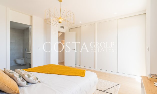 Nowy budynek - Willa -
La Nucía