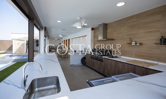 Neue Gebäude - Villa -
Jerónimo y Avileses