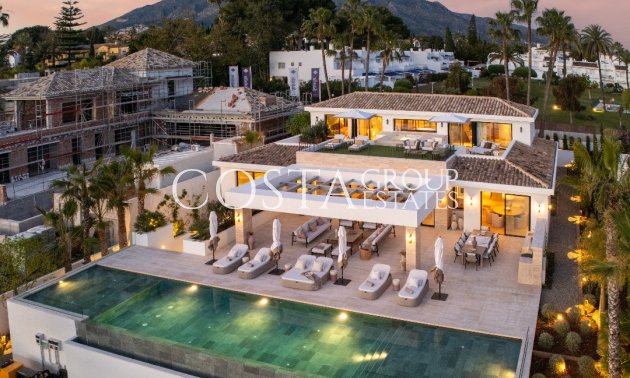 Nowy budynek - Willa -
Marbella