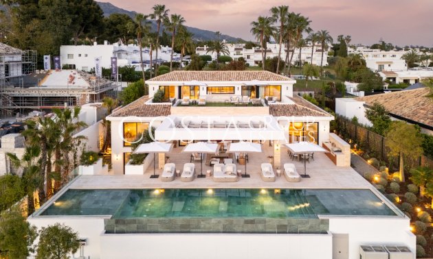 Nowy budynek - Willa -
Marbella