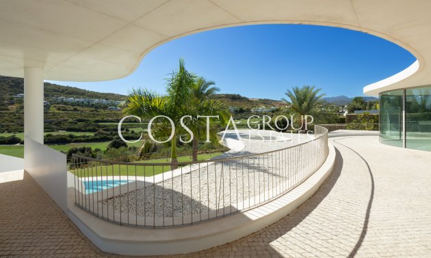 Neue Gebäude - Villa -
Casares