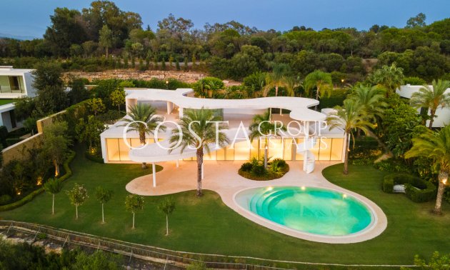 Neue Gebäude - Villa -
Casares