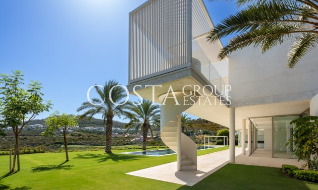 Neue Gebäude - Villa -
Casares