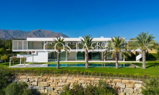 Neue Gebäude - Villa -
Casares