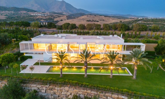 Neue Gebäude - Villa -
Casares