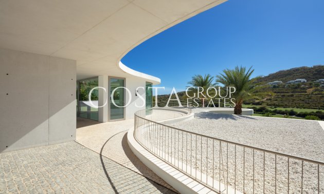 Neue Gebäude - Villa -
Casares