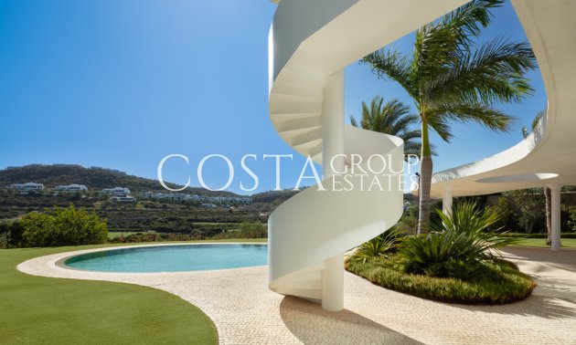 Neue Gebäude - Villa -
Casares