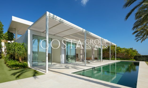 Neue Gebäude - Villa -
Casares