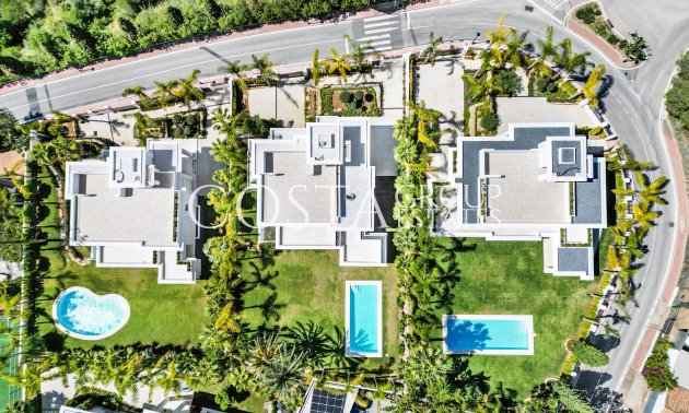 Nowy budynek - Willa -
Marbella