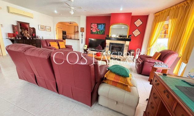 Resale - Villa -
Rojales