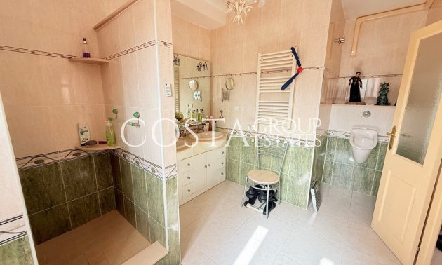 Resale - Villa -
Rojales