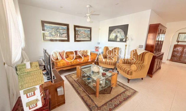 Resale - Villa -
Rojales