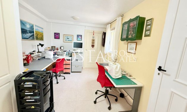 Resale - Villa -
Rojales