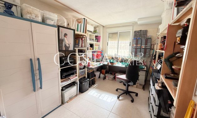 Resale - Villa -
Rojales