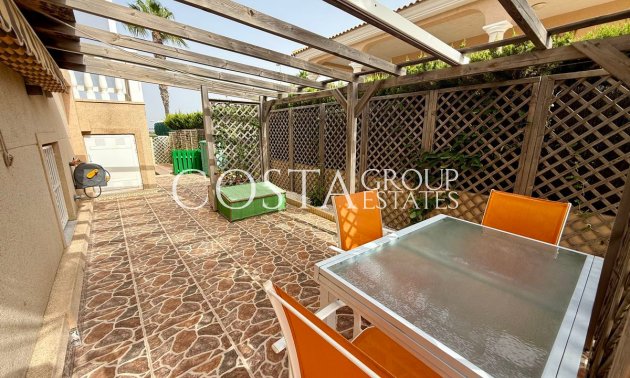 Resale - Villa -
Rojales