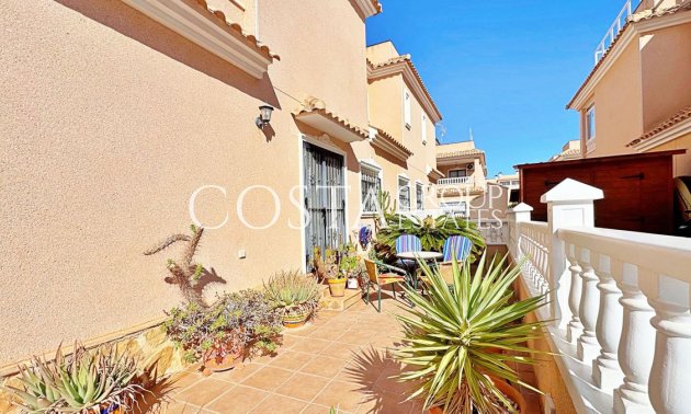 Wiederverkauf - House -
Orihuela - Villamartin