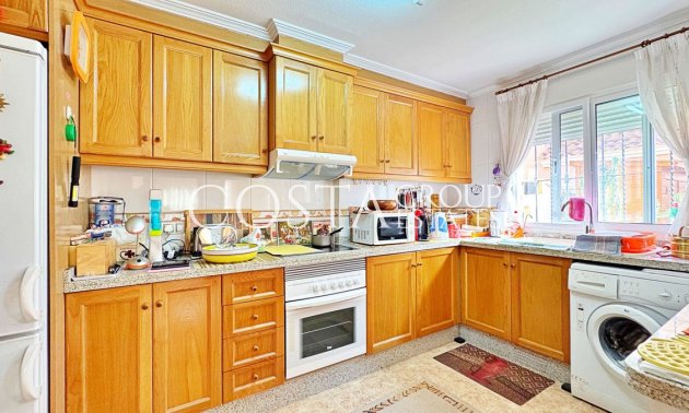 Wiederverkauf - House -
Orihuela - Villamartin